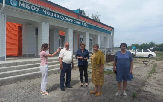 ФОТОФАКТ: Чернокурьинская школа в Карасукском округе преображается