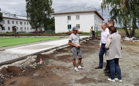 Завершается строительство стадиона в селе Булатово Куйбышевского района